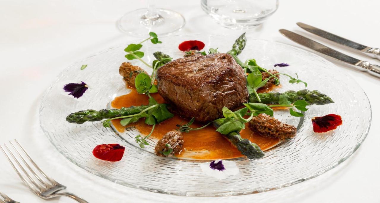Victor'S Residenz-Hotel Schloss Berg Nennig Exterior photo A steak prepared sous-vide
